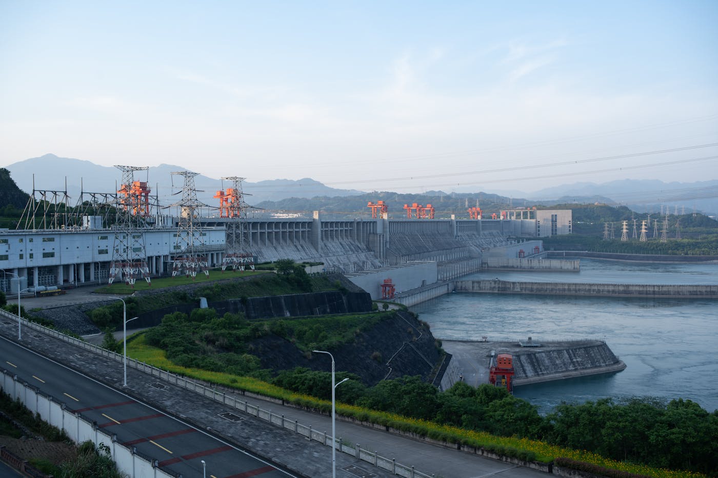 宜昌三峡大坝与山水推介